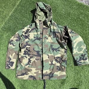 Vintage US Army Woodland Camo Gortex Parka Jacket Mens Large Cold Weather